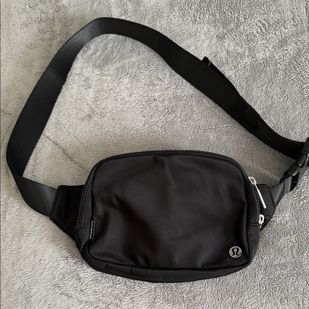 lululemon Everywhere Belt Bag 1L Black